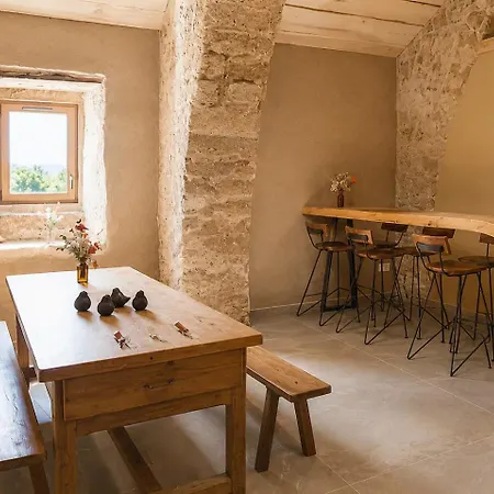 Apartament De Charme Dans Bergerie Renovee Creissels